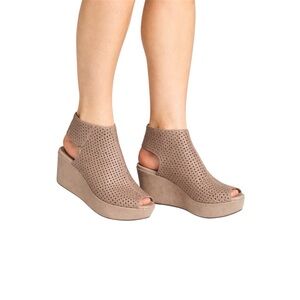 Chocolat Blu Taupe Perforated Leather Wedge Shoes. Size 7